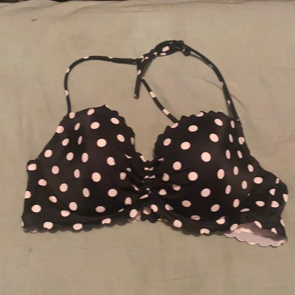 Victoria's Secret Other - 4 for $12‼️

🔥❤️Victoria’s Secret swimsuit top